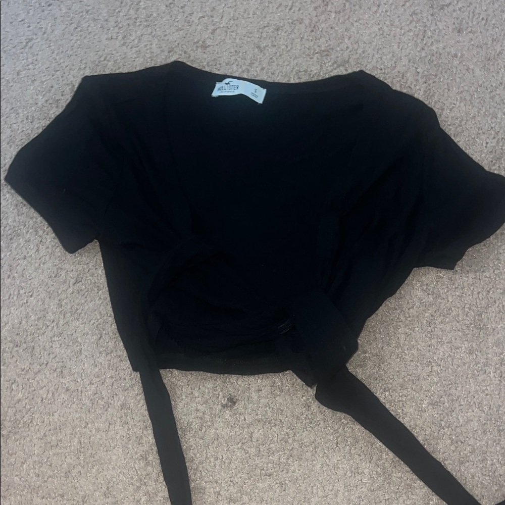 Hollister Black Tie-Front Short Sleeve Top